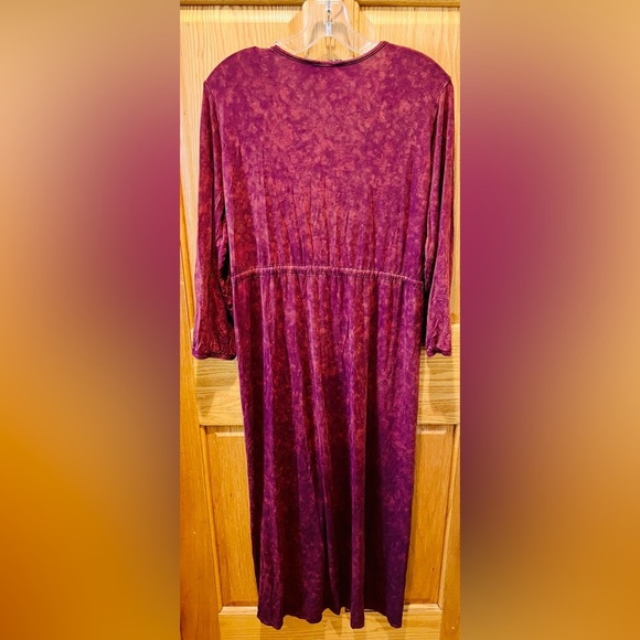 NWOT Small POL Elegant Embroidered Burgundy Dress - Picture 4 of 11